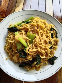 Foto resep Mie Goreng Bakso Ikan