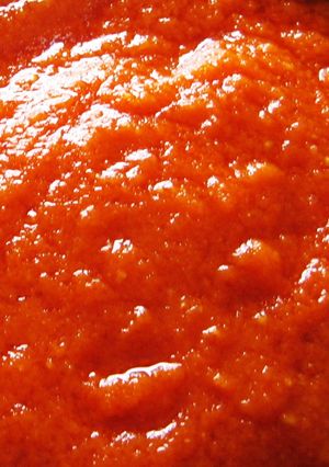 Una foto de Salsa de tomate casera ligera