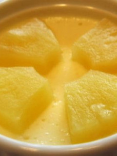 Una foto de Mousse de piña ligera