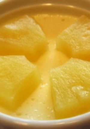 Una foto de Mousse de piña ligera