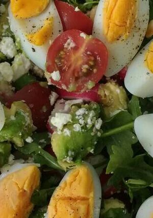 A picture of Keto salad for lunch.