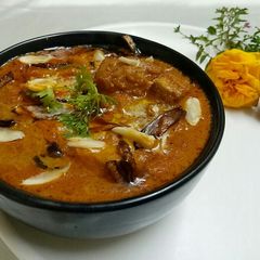 A picture of Chicken shahi korma.