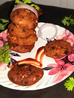 மரவள்ளி கிழங்கு வடை(tapioca vada recipe in tamil) செய்முறை முக்கிய புகைப்படம்