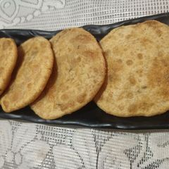 A picture of Aloo Kachori.