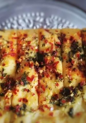 A picture of Stuffed garlic bread.