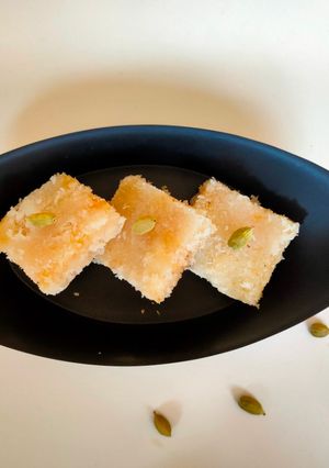 કોપરા પાક (Kopra Paak Recipe In Gujarati) રેસીપી મુખ્ય ફોટો