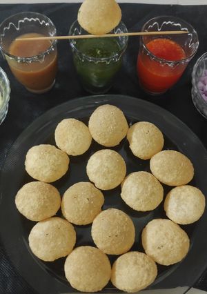 A picture of Pani puri.