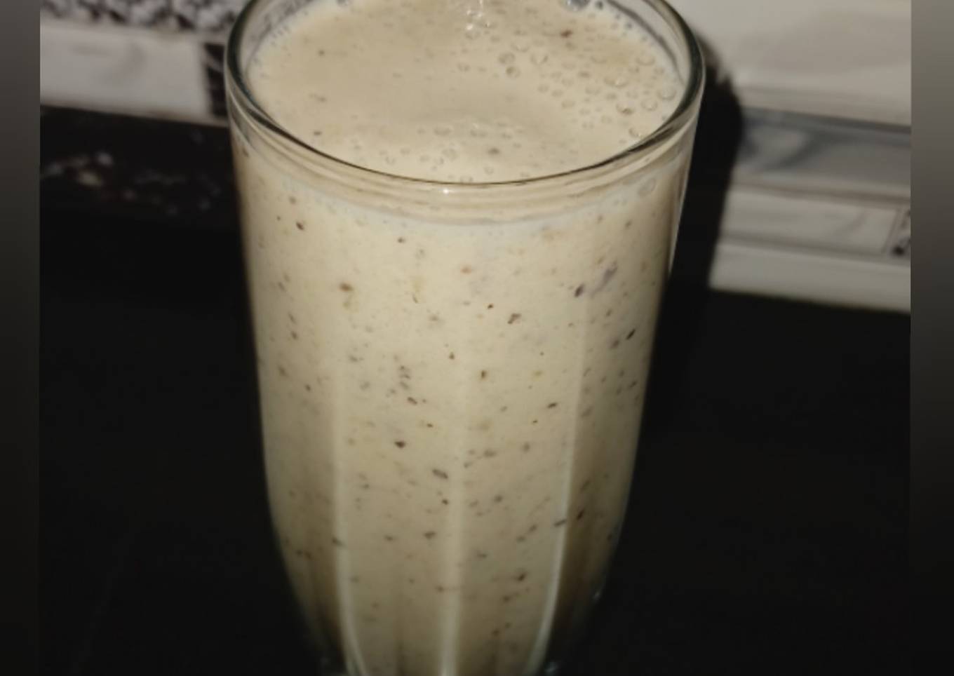 Banana & Date Shake