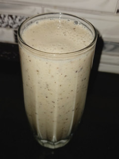 A picture of Banana & Date Shake.