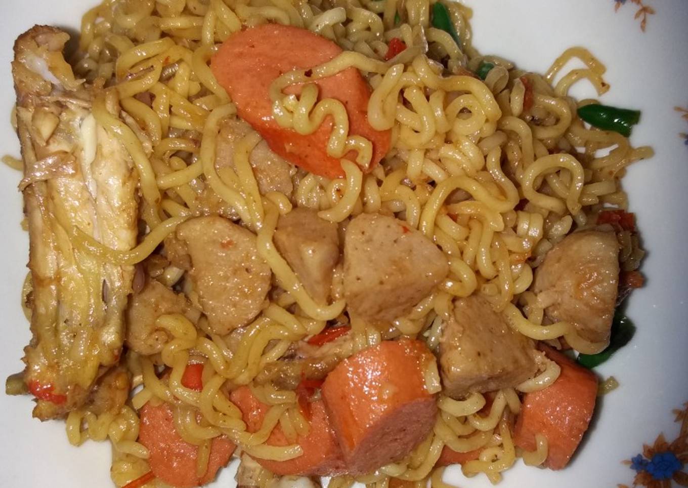 Mie goreng Indomie Semrawut ala Mama Kina