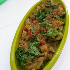 A picture of Thai green curry.