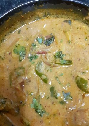 A picture of Potato, Capsicum & Onion --- A Gujarati vegetable (Vara nu Saak).