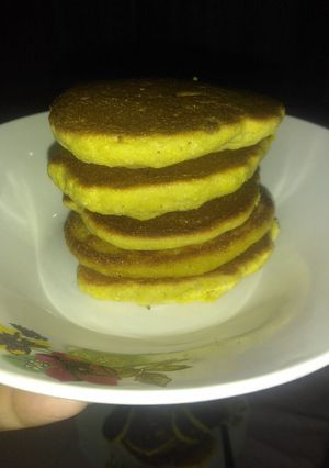 Una foto de Panqueques de harina de maíz y avena
