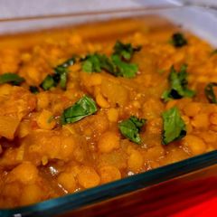 A picture of Zucchini with split chickpeas.