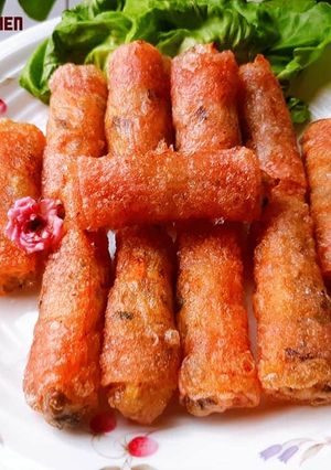 Hình của món Chả giò hàu cuốn bằng bánh tráng thanh long.