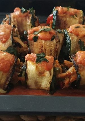 Una foto de Rulos de calabacín rellenos
