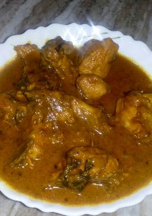 A picture of Chicken Hyederabadi Curry.