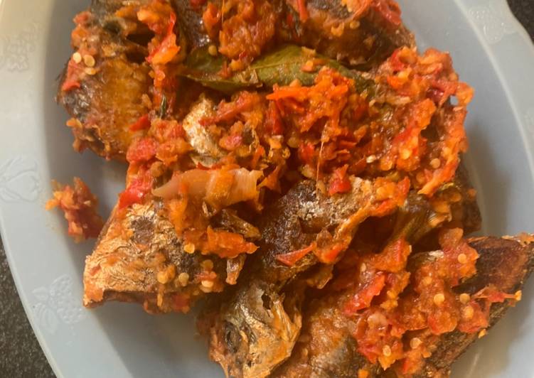 Resep Ikan Layang / Sarden / Dencis Sambal Tomat 🍅🐟 yang Enak