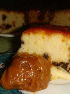 Una foto de Budín de pan casero con pasas