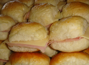 Una foto de Pancitos Chips (pan de viena)