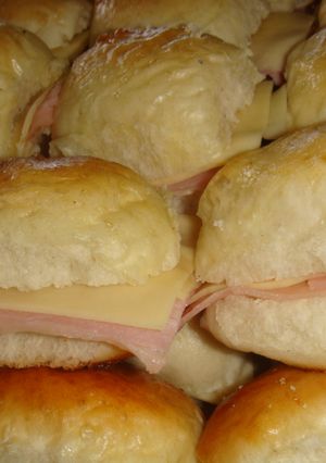 Una foto de Pancitos Chips (pan de viena)