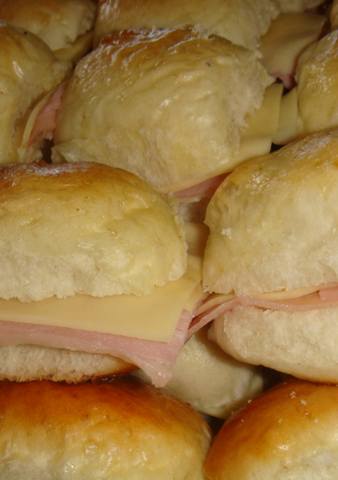 Una foto de Pancitos Chips (pan de viena)