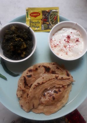 A picture of Aloo methi with punjabi lacha paratha maggi masala.