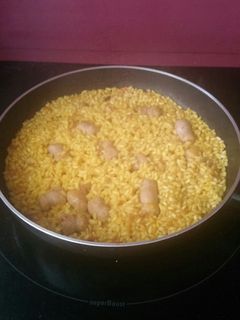 Una foto de Arroz con longaniza y pimentón