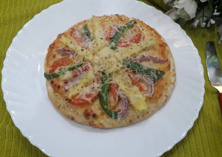 Steps to Prepare Ultimate Pineapple mayonnaise cheese pizza