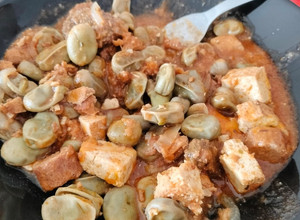Foto de Favas com chouriço vegan