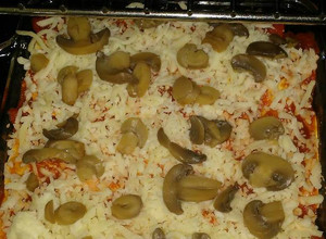 Una foto de Lasaña de carne con champiñones
