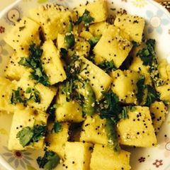 A picture of Dhokla.