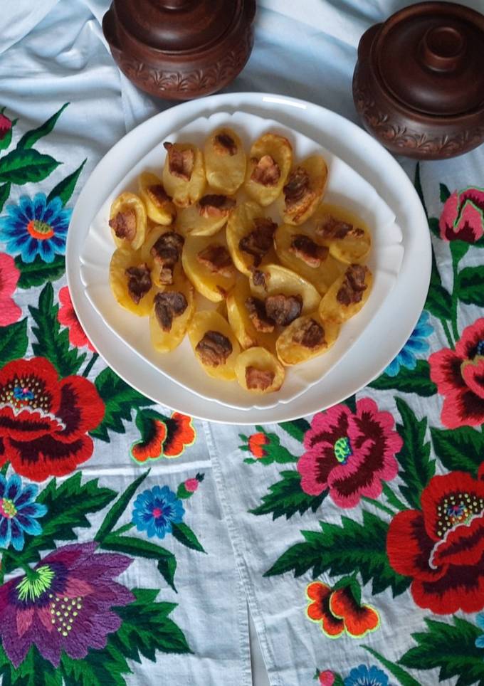 Запечена картопля з салом