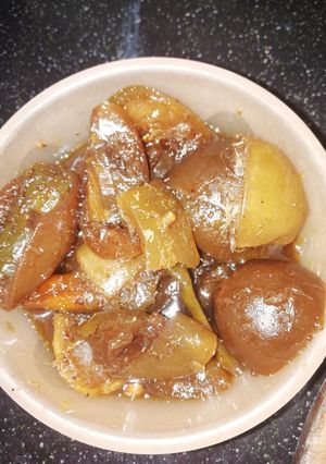 A picture of Lemon pickle.