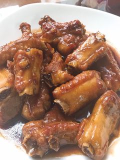 Hình của món Sườn xào chua ngọt.
