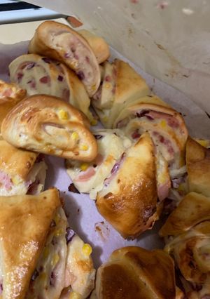 Baconos-sajtos-sonkás háromszögek recept fotója