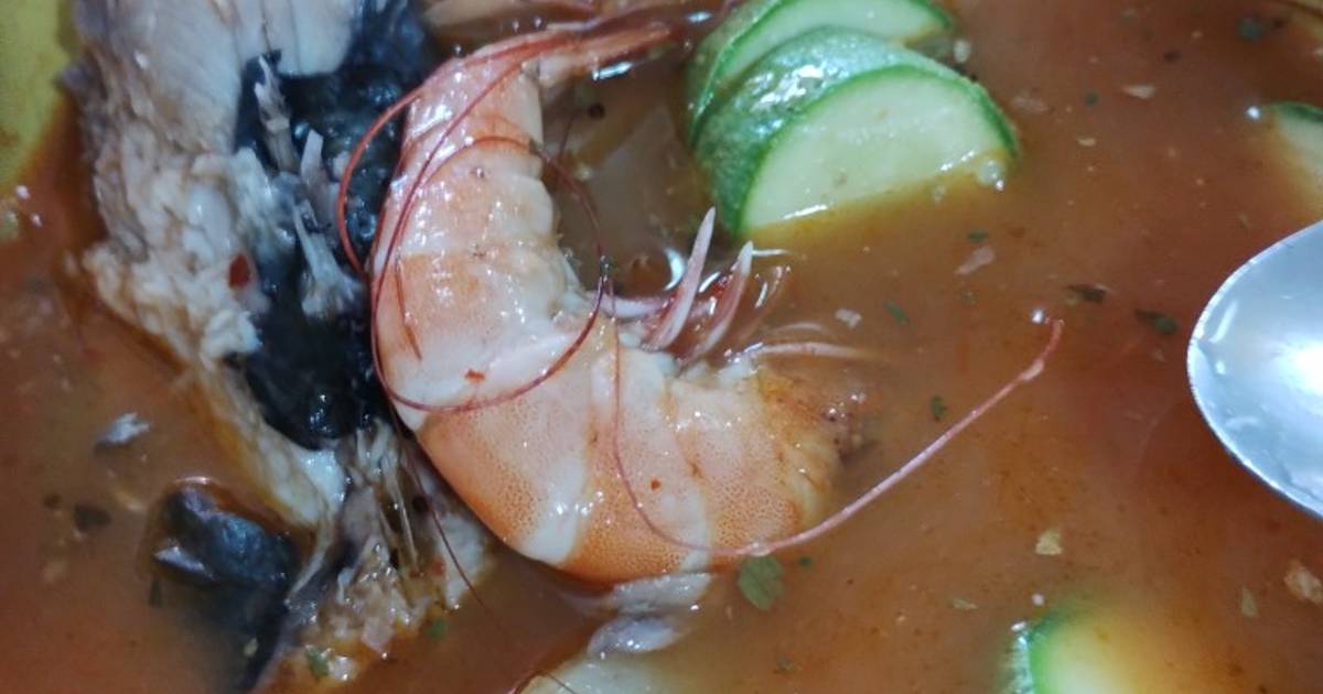 Caldo de pescado 🐟 - estilo Veracruz Receta de Shewe Hernández Borges-  Cookpad