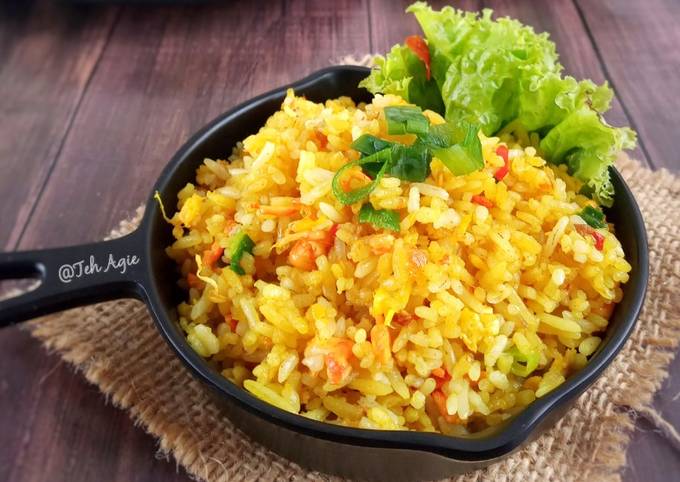 Resep Nasi goreng kunyit part 2 oleh Teh Agie - Cookpad