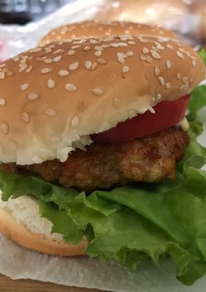 A picture of Homemade spicy chicken burger#photographychallenge.