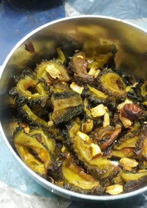 A picture of Crispy karela.