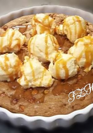 A picture of 🍪Skillet Chocolate Chip Cookie🍪.