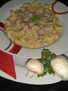 Tejfölös, gombás csirke 🍄😁 recept fotója