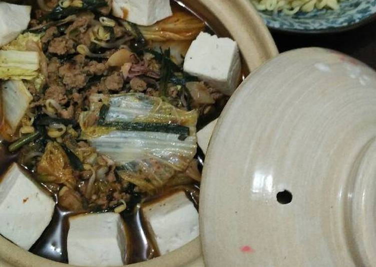 Kimchi jjigae nabe (キムチチゲ鍋)