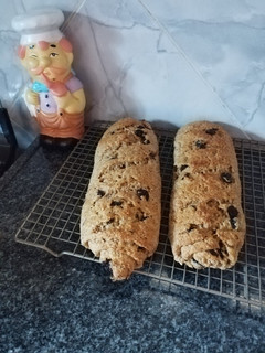 Una foto de Pan integral con polenta y pasas🥖🍇🌽