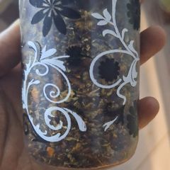 A picture of Fruit and spice spices.
