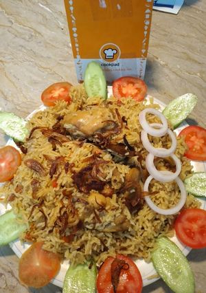 A picture of Chicken pulao.