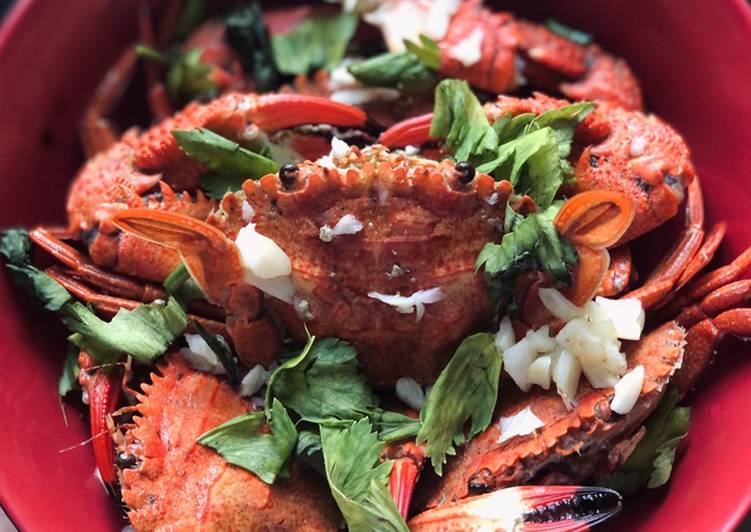 Step-by-Step Guide to Make Favorite Butter garlic crab