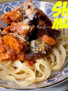 ஷீட்டாக்கி மஷ்ரூம் பாஸ்டா சாஸ்(mushroom pasta sauce recipe in tamil) செய்முறை முக்கிய புகைப்படம்