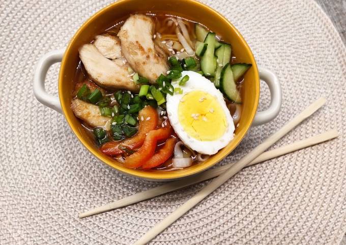 Японский суп Рамен