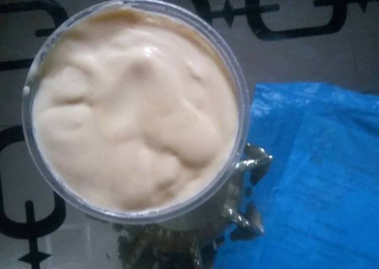 Homemade mayonnaise